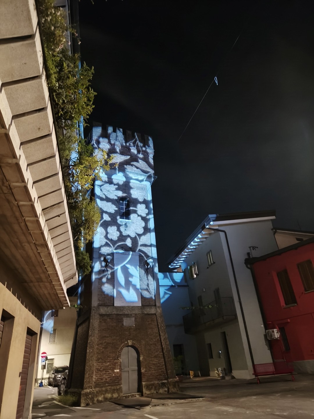 Torre civica illuminata Boltiere